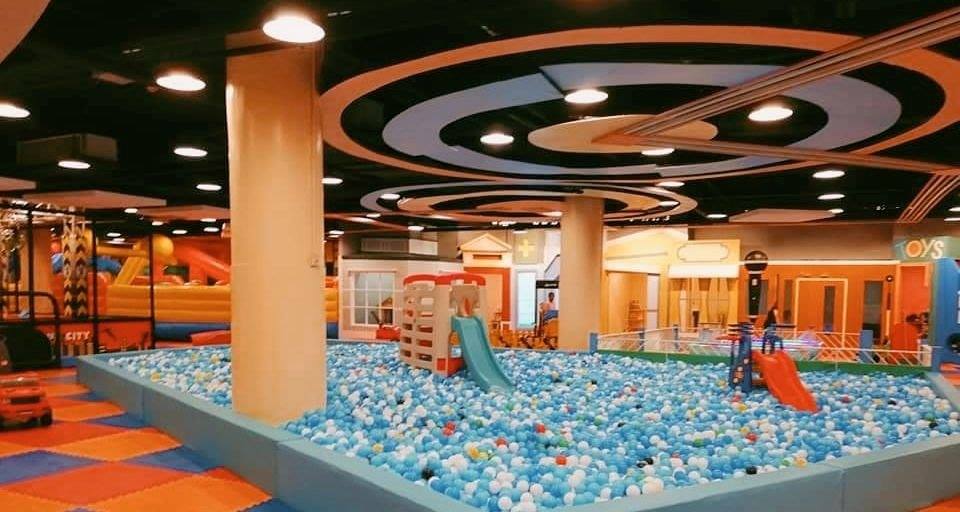 fun-activities-in-makati:-try-floor-is-lava-manila-and-other-one-ayala-experiences